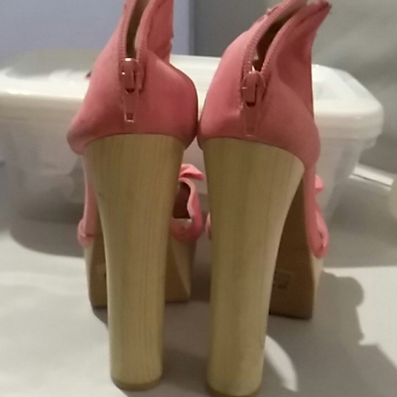 Body Central - Picture 3 of 5